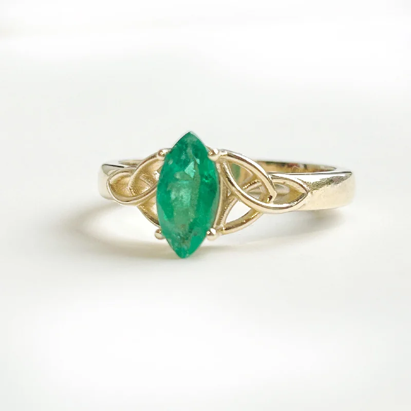 vintage engagement rings for men with sapphires for wedding bands-Marquise Emerald Trinity Ring